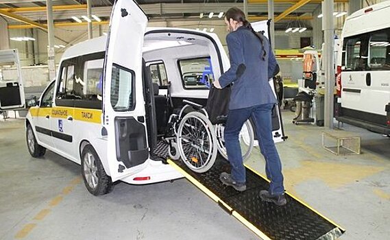 Lada Largus получил новую версию для инвалидов