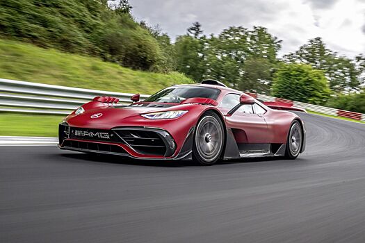 Mercedes отзывает почти все гиперкары AMG One из-за риска пожара. Такой есть у Расселла