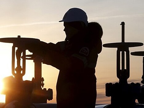 Названы объемы ущерба от шторма "Харви" для нефтедобычи