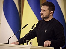 Зеленский предложил продлить военное положение на Украине