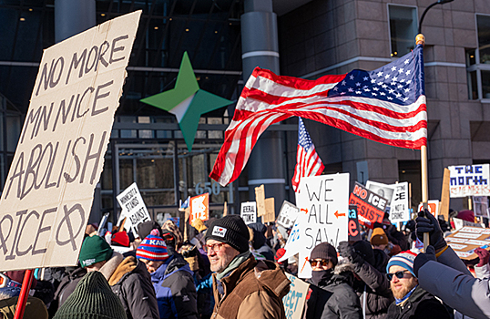 Протесты против иммиграционной службы охватили несколько городов США