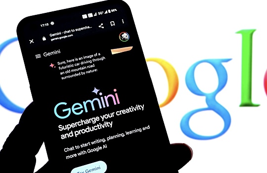 Apple ведет переговоры об интеграции ИИ Gemini от Google в iPhone