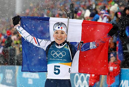 Французская биатлонистка Мишлон выиграла масс-старт на Олимпиаде