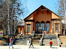 Вовка из Сороковки побывал у клуба Ленкома в Озёрске