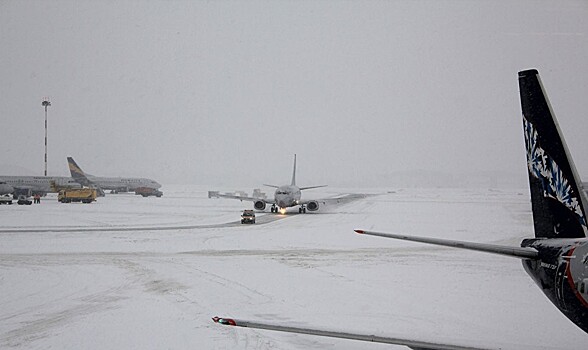 Чукотку замело: из-за снежного циклона прервано авиасообщение