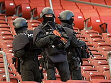 В Германии арестовали подозреваемого в связях с ячейкой ИГИЛ*, которая может иметь отношение к теракту в «Крокусе». Мужчина пытался устроиться стюардом на Евро