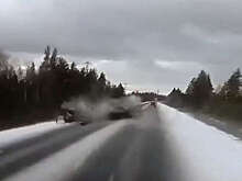 Под Северодвинском на видео сняли, как авто с женщинами разлетелись от удара