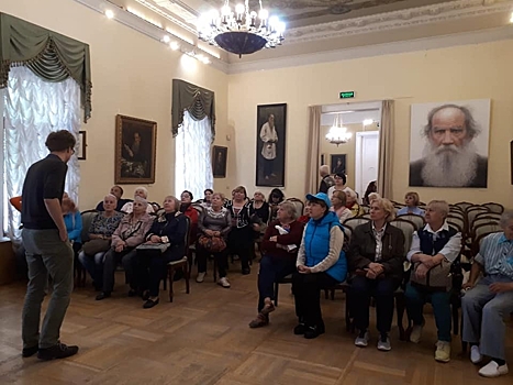 Представители старшего возраста посетили экскурсию в музее Льва Толстого