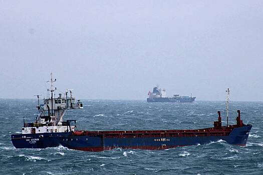 Заподозренное в шпионаже на Россию судно отправилось в Финляндию