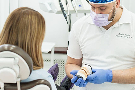Стоматолог развеял мифы о противопоказаниях к имплантации зубов