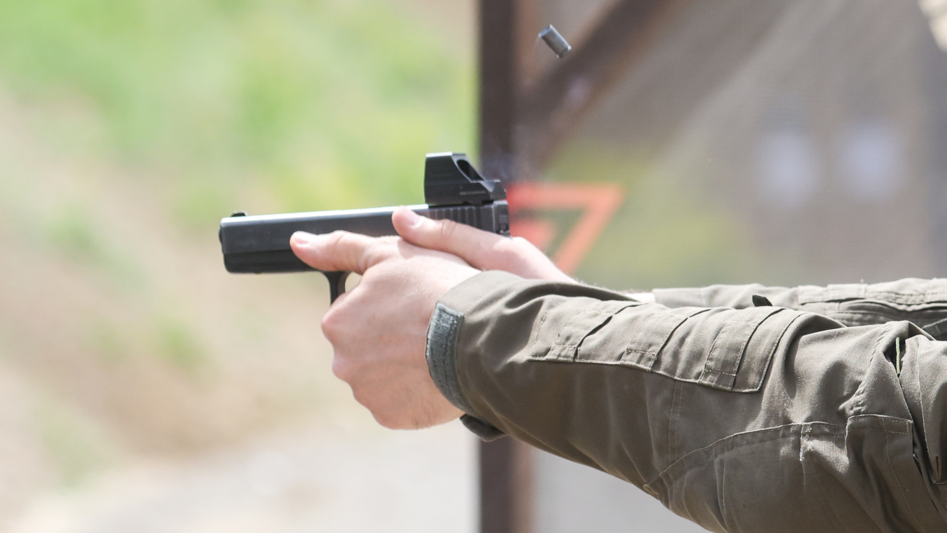 В Сербии мужчина убил бывшую жену-россиянку и семилетнего сына