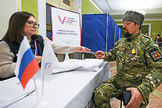 Бронежилеты и праздничное настроение: как проходят выборы в ДНР