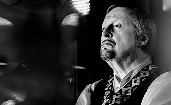 Александр Елагин: Любовь к театру и спорту дает мне возможность играть, но не заигрываться