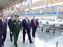 Шойгу проинспектировал предприятие по выпуску комплексов ПВО С-300 "Фаворит", С-400 "Триумф" и С-350 "Витязь"