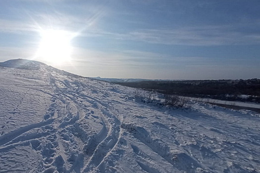 Стали известны личности провалившихся под лед на снегоходе двух россиян
