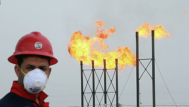 Китай начал скупать нефть и газ