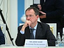 Мединский предложил обновить подвиги героев СВО в учебнике истории