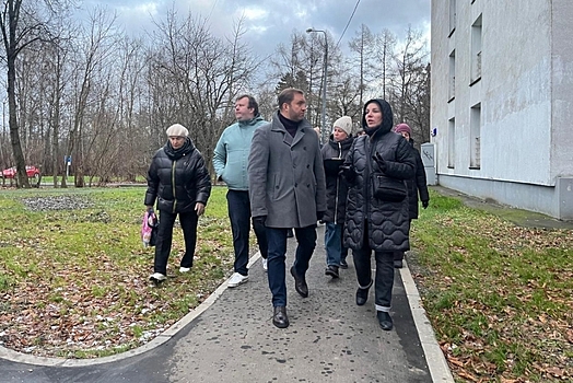 Глава управы района Савелки Игорь Костин 19 ноября провел обход территории 6 микрорайона