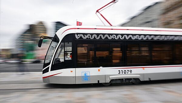 Трамваи трех маршрутов задерживаются на Варшавском шоссе