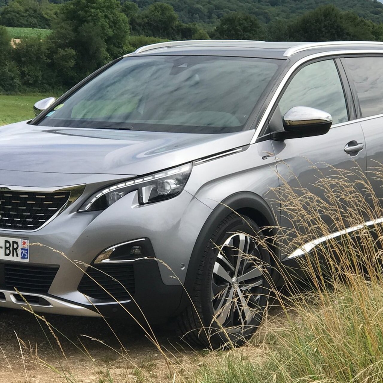 Peugeot 5008: Амбиции, передний привод и 160 мм клиренса - Рамблер/авто