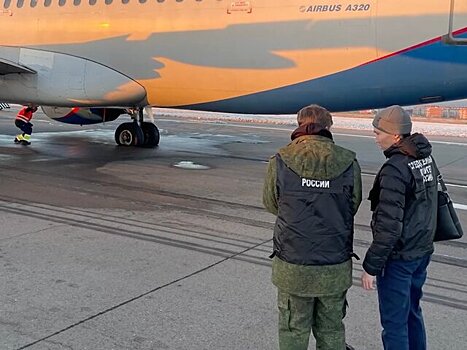 Шасси разрушилось у самолета при посадке в аэропорту Иркутска