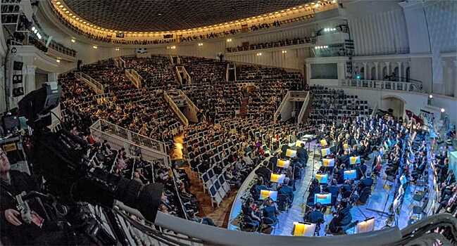 Прекрасный подарок к прекрасному празднику