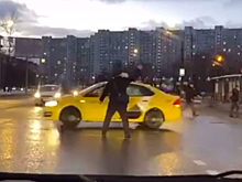 Адвокат оценил правомерность действий отрегулировавшего движение авто москвича