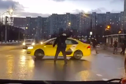 Адвокат оценил правомерность действий отрегулировавшего движение авто москвича