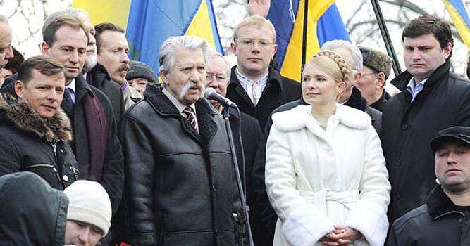 Визит Тимошенко на запад Украины закончился массовой дракой