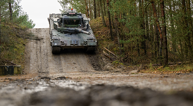 Sky News: Британия убеждает союзников по НАТО поставить Украине Leopard 2