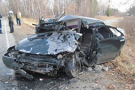 В тройном ДТП на южноуральской трассе погиб мужчина