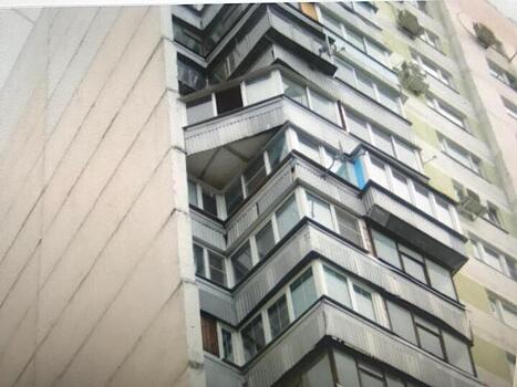 Московский пенсионер может лишиться жилья из‐за незаконного балкона