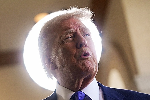 Трамп потребовал назвать аэропорт и вокзал в его честь