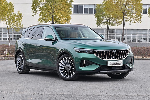 Подешевевший в два раза гибрид Voyah Free вызвал в Беларуси ажиотажный спрос