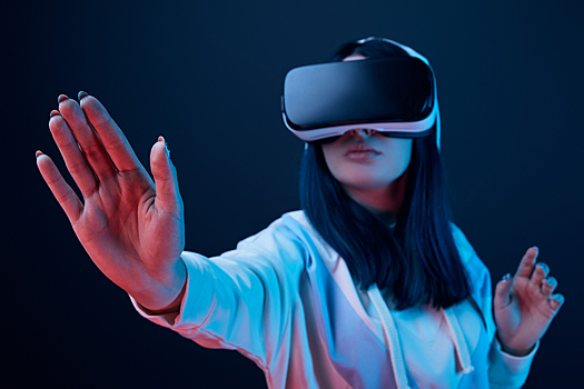 Учеба в VR: в МГУ начали разработку специальных учебников