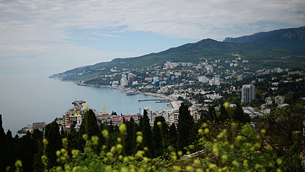 Власти Крыма договорились с бизнесменом Лебедевым о передаче Ялтинского театра