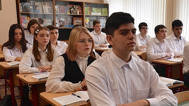 Год перед ОГЭ: какие предметы изучают дети в 8-м классе