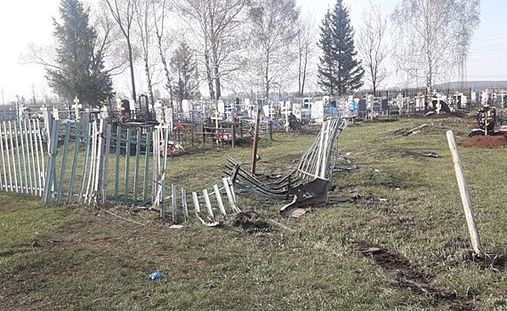 Кладбище, "Опель", девушка: за что Заинский суд посадил на 5 лет "пассажира" иномарки