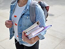 Стала известна судьба щенка, которого пытались зарезать школьницы в Омске