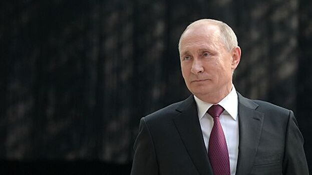 Путин вручил премию "Волонтер года"