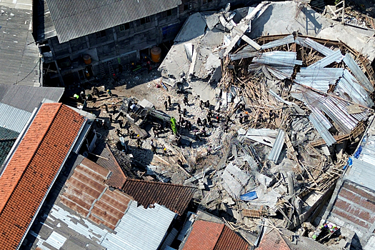 14 человек погибли при обрушении исламской школы