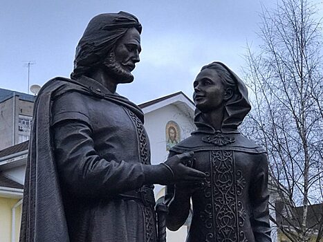 В Обнинске открыли памятник Петру и Февронии Муромским