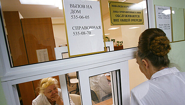Больше половины россиян недовольны положением дел в медицине, показал опрос