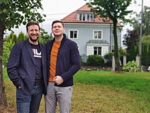 Героиня в заботливых руках. Интервью с создателем романа "Лисы не строят нор"