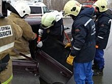 Под Самарой в столкновении трёх машин зажало водителя ВАЗ-2107
