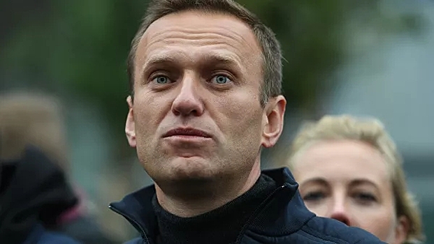 Навального транспортируют в Германию