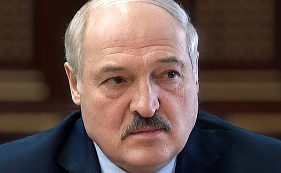 Лукашенко прибыл в лагерь беженцев у границы с Польшей