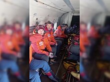 Вертолет Ми-8 доставил спасателей на Ключевской вулкан для помощи туристам