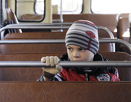 Россияне выступили против высаживания детей из автобусов