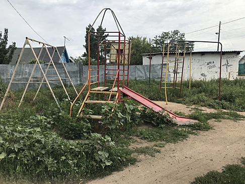 В Оренбурге есть травмоопасные детские площадки без обслуживания